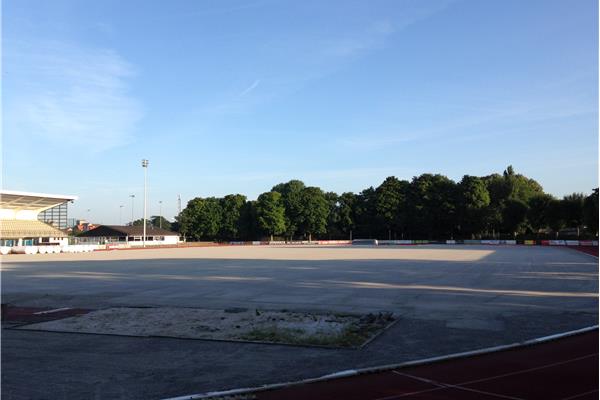 Aanleg kunstgras voetbalveld - Sportinfrabouw NV